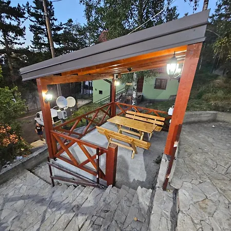 Divcibarski بيت خشبي Divčibare