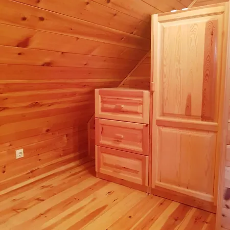 Divcibarski بيت خشبي