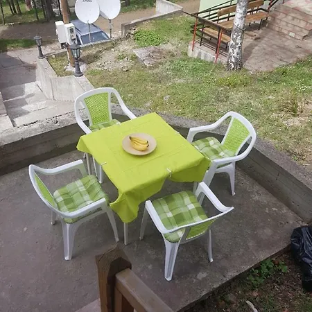 بيت خشبي Divcibarski