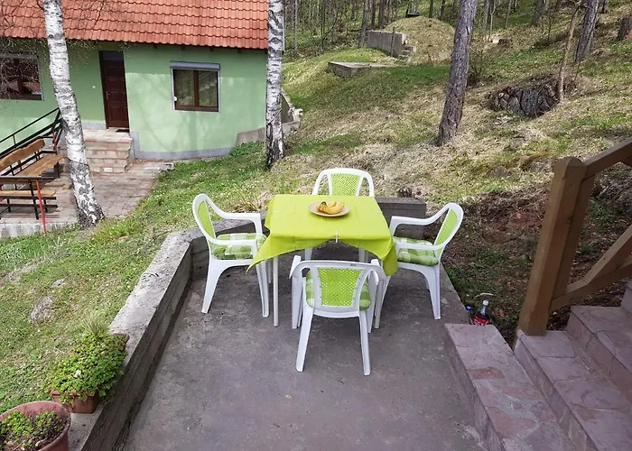 Divcibarski Деревянный коттедж *